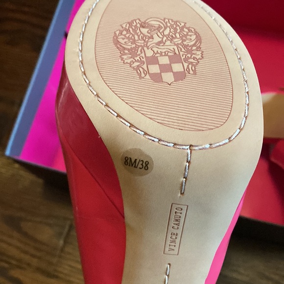 ✅Vince Camuto Candy pink patent leather heels - Picture 5 of 6